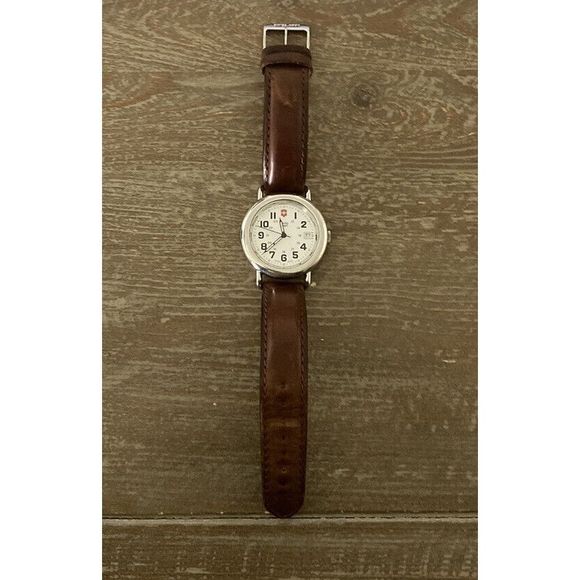 SOLD💋 VICTORINOX SWISS ARMY Brown Calvary Men's Watch in Case 24529 - Picture 4 of 6